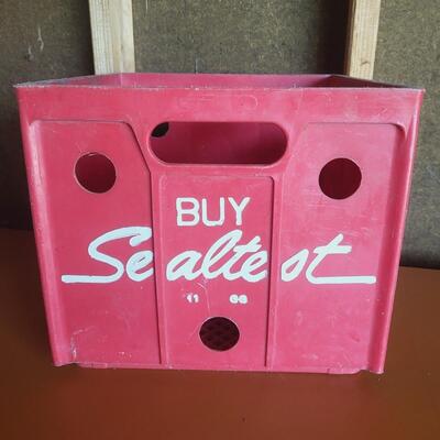 VINTAGE SEALTEST PLASTIC CRATE