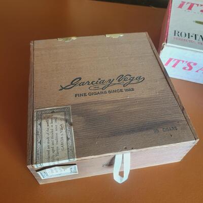 VINTAGE COLLECTABLE CIGAR BOXES