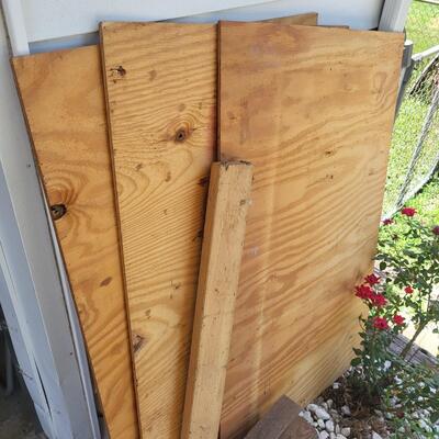 BUILDING MATERIALS WOOD BUNDLE