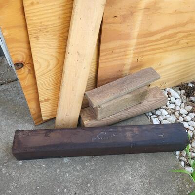 BUILDING MATERIALS WOOD BUNDLE