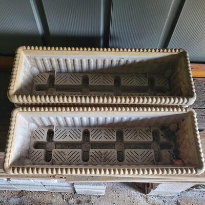3 LONG PLASTIC PLANTERS