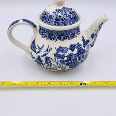 Churchill Classic Blue Willow from England Teapot