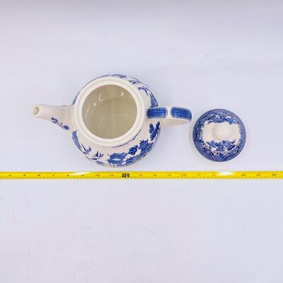 Churchill Classic Blue Willow from England Teapot