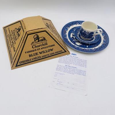 CHURCHILL CLASSIC BLUE WILLOW FROM ENGLAND - 3 PIECE SET - DINNER PLATE CUP SAUCER LOT #3