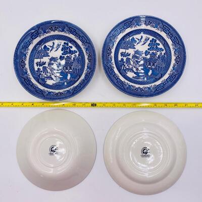 CHURCHILL CLASSIC BLUE WILLOW FROM ENGLAND - 2 SOUP BOWLS 4 SALAD PLATES