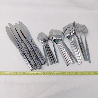 VINTAGE ONEIDA SPANADA WM. A. ROGERS PREMIER STAINLESS STEEL 30 PCS