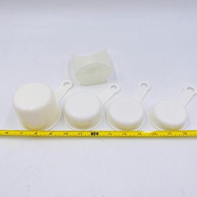 MEASURE UP BUNDLE WITH MISC. TUPPERWARE SCOOP