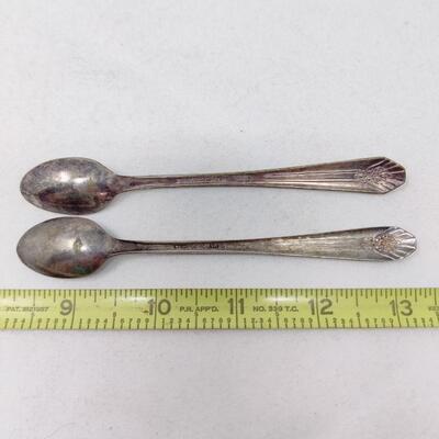 PETITE VINTAGE SPOONS WM ROGERS MFG CO SILVERPLATE 2PC
