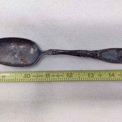 PRETTY VINTAGE 1881 ROGERS A1 SILVERPLATE SPOON