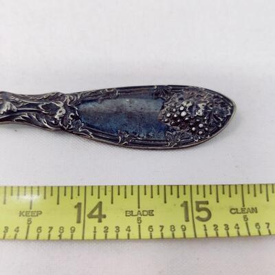 PRETTY VINTAGE 1881 ROGERS A1 SILVERPLATE SPOON