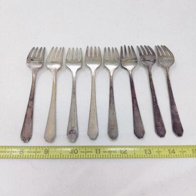 VINTAGE FORKS WM ROGERS MFG CO SILVERPLATE 8PCS