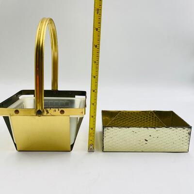 GOLD TONED ACCENT LOT