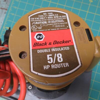 Black & Decker 5/8 HP Router Model 7600 4.5 amps Electric Power Tool