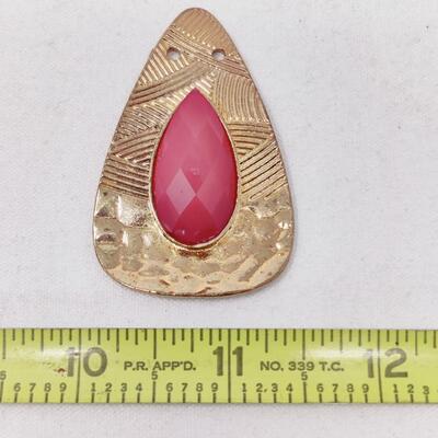 PRETTY PINK AND GOLD TONED PENDANT