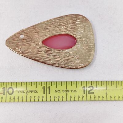PRETTY PINK AND GOLD TONED PENDANT