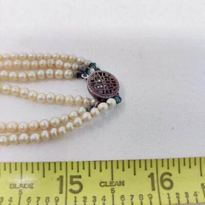 BEAUTIFUL VINTAGE PEARL NECKLACE