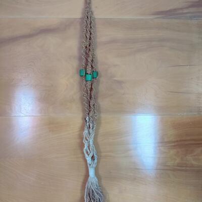 UNIQUE TWIST MACRAME HANGING BASKET HOLDER