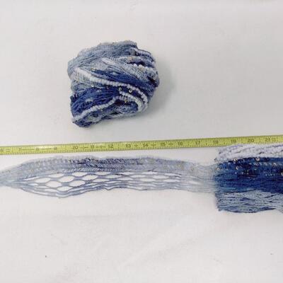 PRETTY BLUE SCARF MAKING YARN