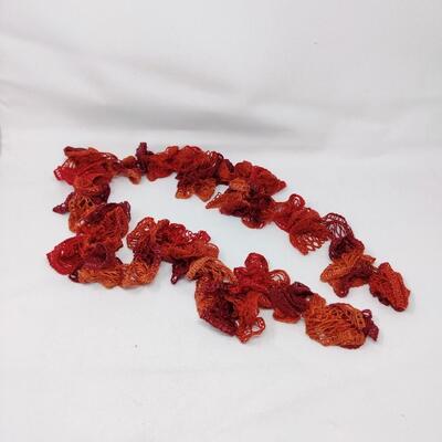 CROCHETED RUFFLE RED ORANGE SCARF