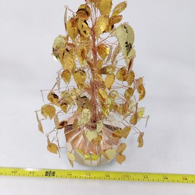 ADORABLE VINTAGE GOLD LEAF MUSIC BOX