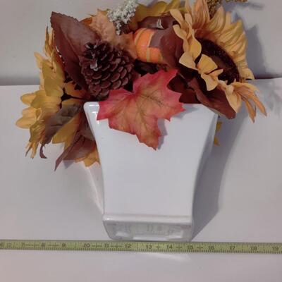 FESTIVE FALL SUNFLOWER IN VASE DECOR