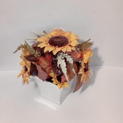 FESTIVE FALL SUNFLOWER IN VASE DECOR