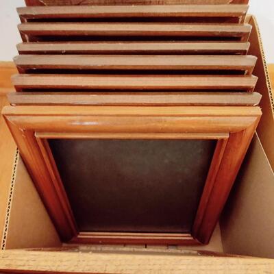 BOX OF VARIOUS 8"X 10" WOOD FRAMES