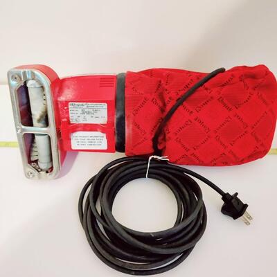 VINTAGE DIRT DEVIL HANDHELD VACUUM WITH 6 DISPOSABLE BAGS