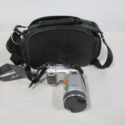 SONY Digital Still Camera Model DSC-F717