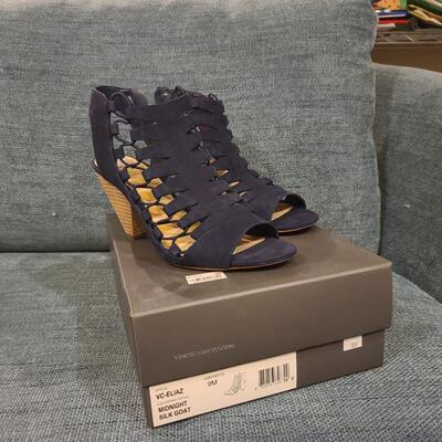Vince Camuto Size 9 Womens Shoes