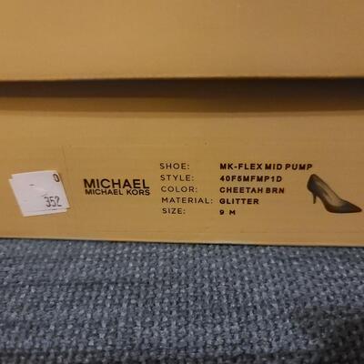 Michael Kors Mid Pump Glitter Womens Shoes