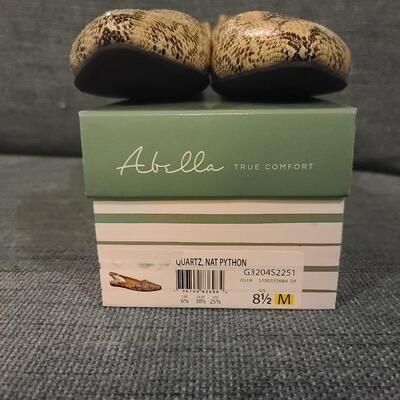Abella Python Womens Flats 8 1/2