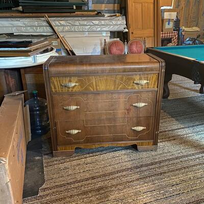 VINTAGE WOODEN DRESSER