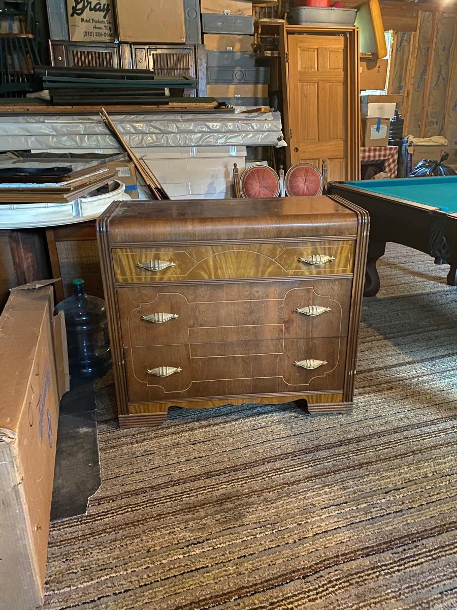 VINTAGE WOODEN DRESSER