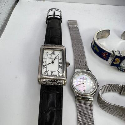 Woman's watches and money clip