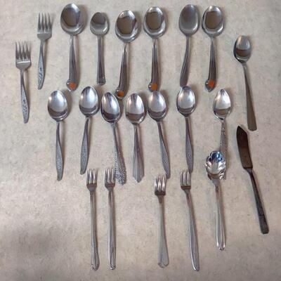 GREAT MISC SILVERWARE LOT