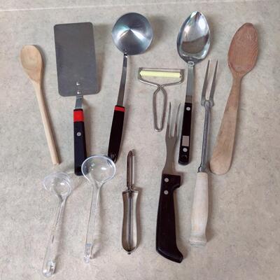 KITCHEN UTENSILS LOT #1
