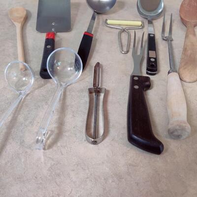 KITCHEN UTENSILS LOT #1