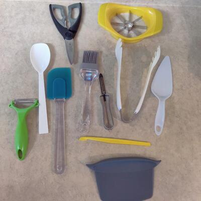 KITCHEN UTENSILS LOT #2