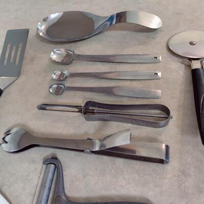KITCHEN UTENSIL LOT #3
