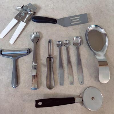 KITCHEN UTENSIL LOT #3