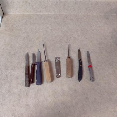 KITCHEN KNIVES AND MORE LOT