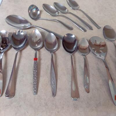 KITCHEN SERVING SPOONS LOT