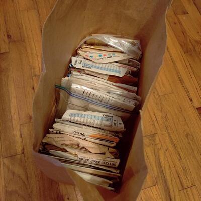 VINTAGE VARIETY OF PATTERNS LOT