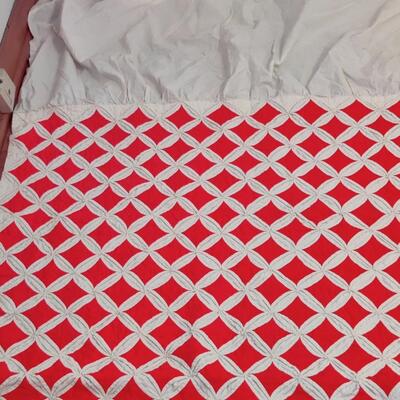 VINTAGE HAND SEWN QUILT WITH HANGING SIDES