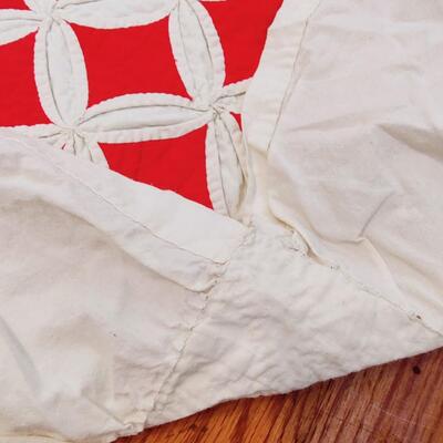 VINTAGE HAND SEWN QUILT WITH HANGING SIDES