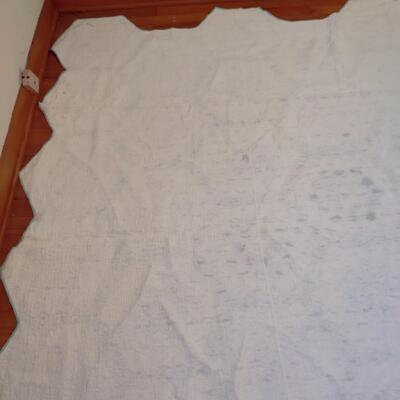 VINTAGE HAND SEWN GRANDMOTHER'S FLOWER GARDEN QUILT