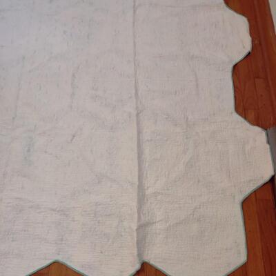 VINTAGE HAND SEWN GRANDMOTHER'S FLOWER GARDEN QUILT