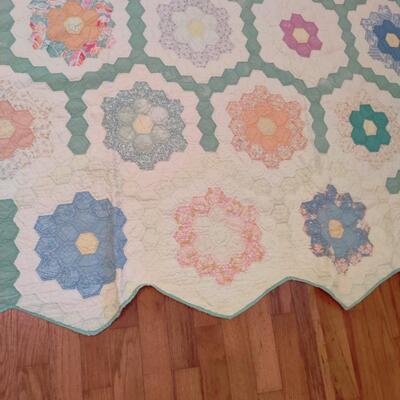 VINTAGE HAND SEWN GRANDMOTHER'S FLOWER GARDEN QUILT
