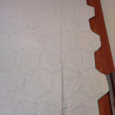 VINTAGE HAND SEWN GRANDMOTHER'S FLOWER GARDEN QUILT